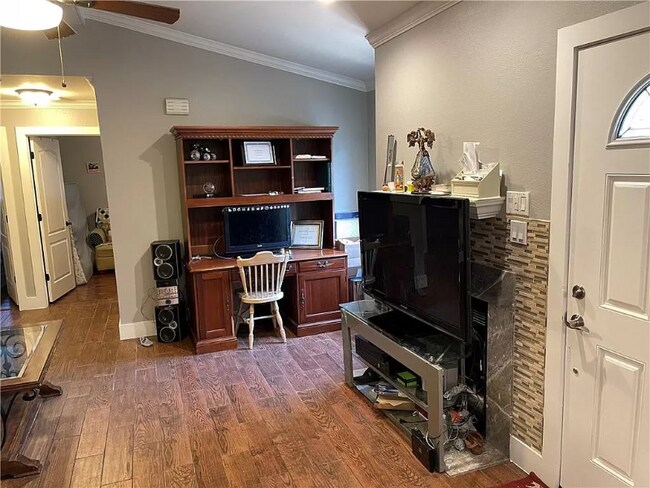 Foto del edificio - 605 Luther Dr