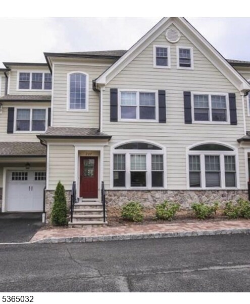 Primary Photo - 227 Sherman Ave