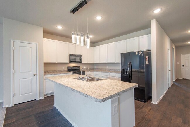 Foto del edificio - 1005 Stanridge Ln