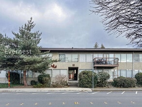 Building Photo - 10106 NE 185th St