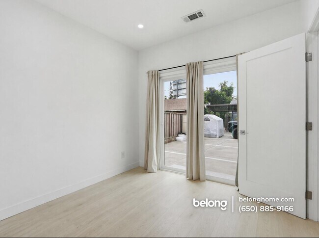 Foto del edificio - 1395 Vine St