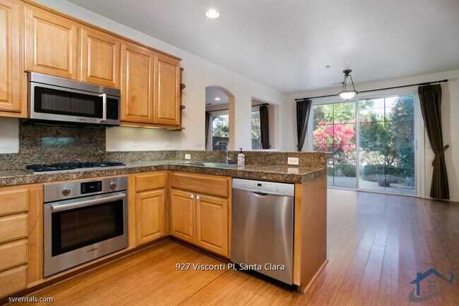 Building Photo - 927 Visconti Pl
