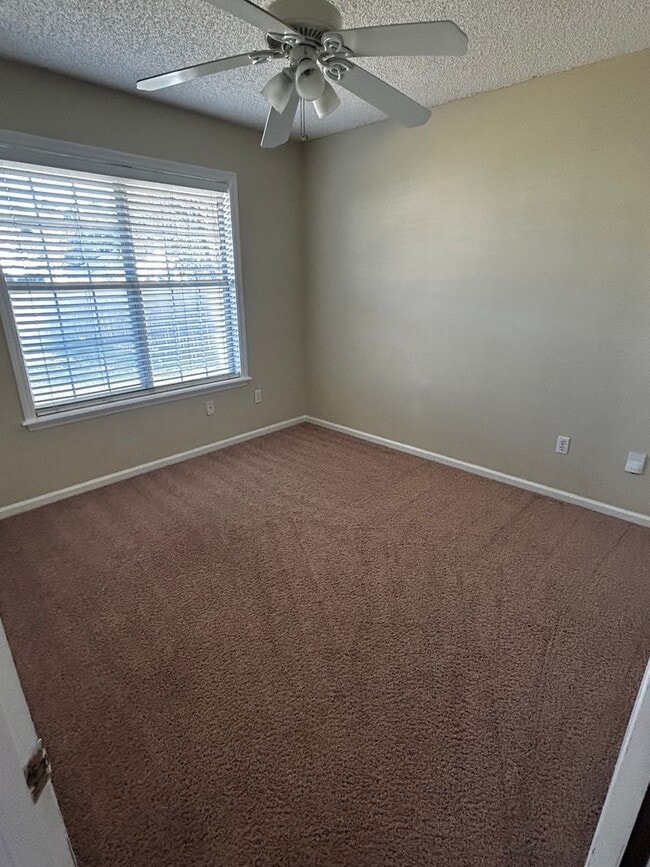 Building Photo - 4044 Chadwyck Dr