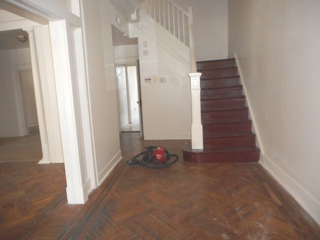 Foto del edificio - 225 W 29th St