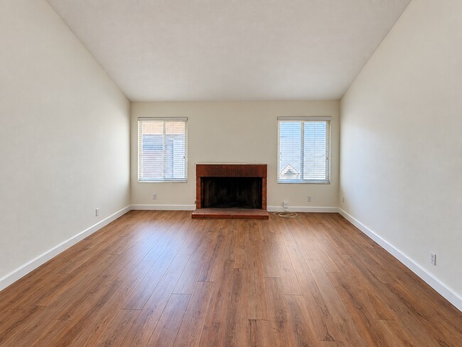Building Photo - 10930 Red Rock Dr