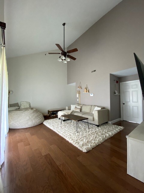 Living Room - 74 Tennis Plaza Rd