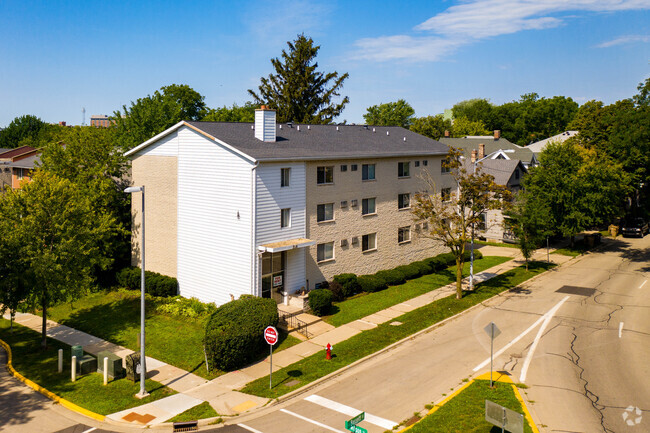 Building Photo - 218 S Bassett St