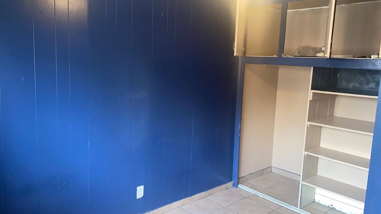 Building Photo - 2583 Roseview Pl