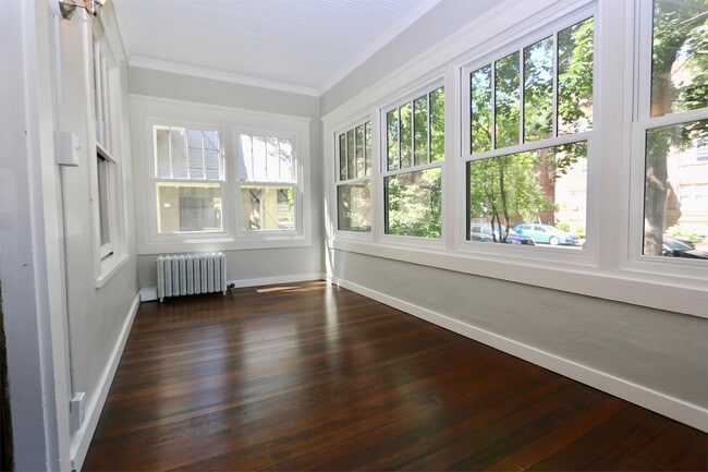 Building Photo - 2223 Harriet Ave