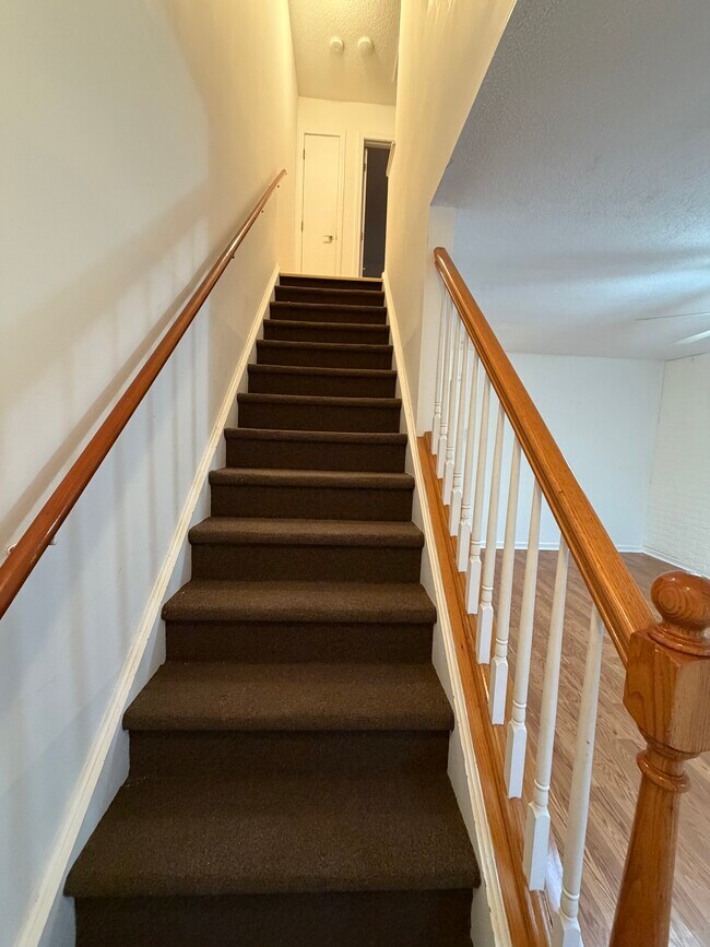 Building Photo - 3199 E Main St