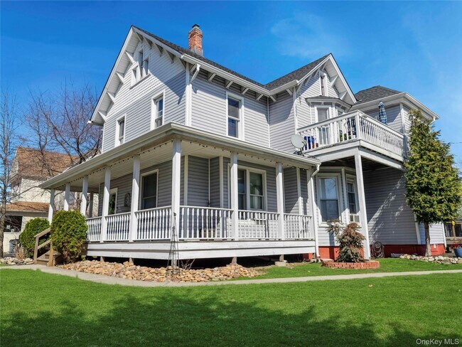 Building Photo - 42 Park Ave