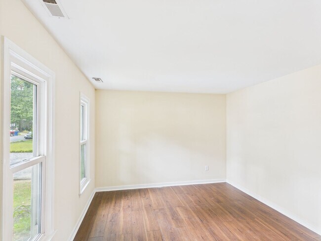 Building Photo - Charming Chesterfield Gem with a Gated Bac...