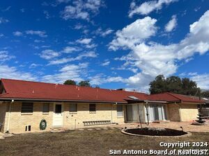 Building Photo - 706 Golfcrest Dr