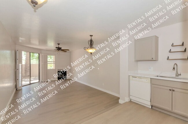 Building Photo - 5675 N Camino Esplendora