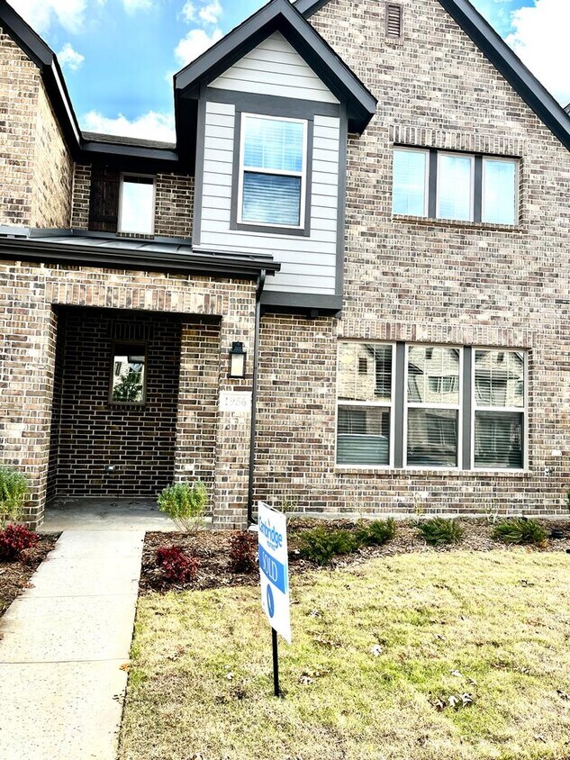 1956 Sweetwater Ln, Allen, TX 75013 Townhome Rentals in Allen TX