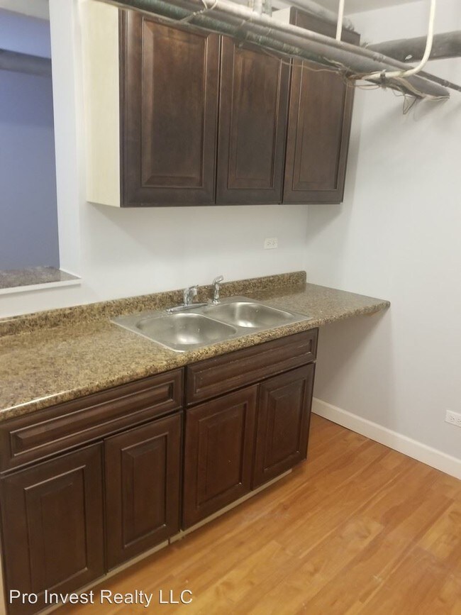 Foto del edificio - 7767-7767 S South Shore Dr