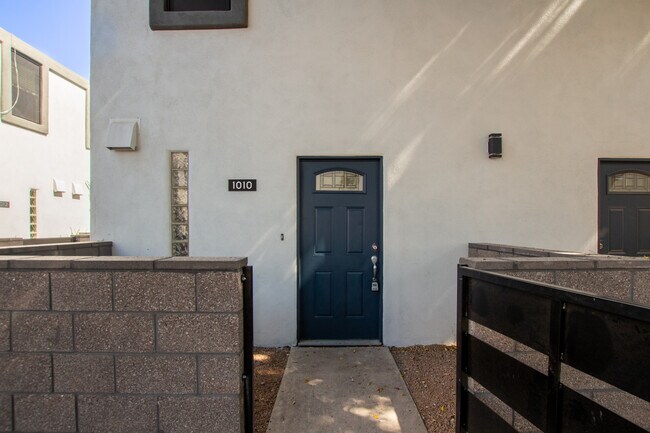 Building Photo - 7325 E Belleview St