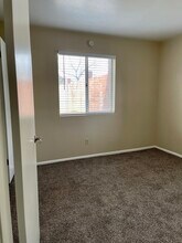 Spruce 1st Bedroom - Thornhill Apartments