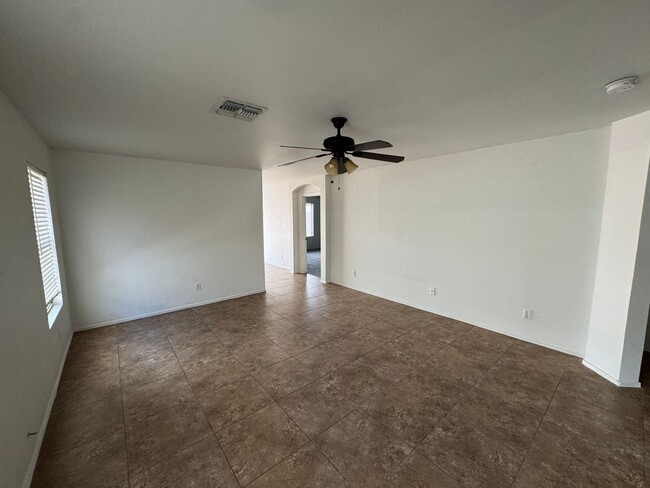 Foto del edificio - Beautiful 3 bedroom home in East Mesa for ...