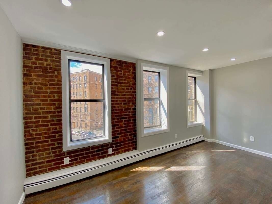 Foto del edificio - 2337 Andrews Ave