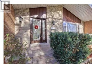 Building Photo - 3079 Lindenlea Dr