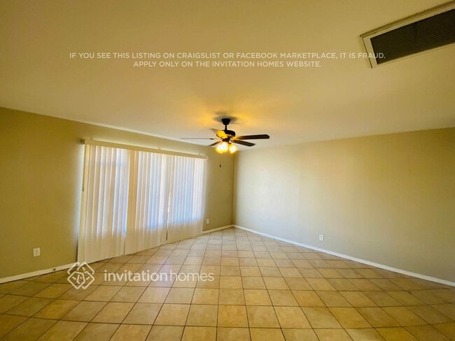 Building Photo - 3735 W Rose Ln