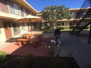 Building Photo - 7414 Mesa College Dr