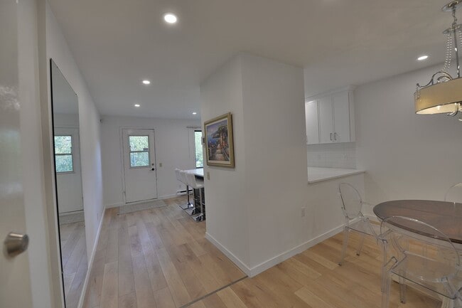 Photo du bâtiment - 2338 Rue Saint-Jacques