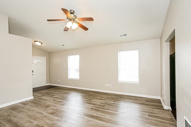 Foto del edificio - 9723 Centennial Ct