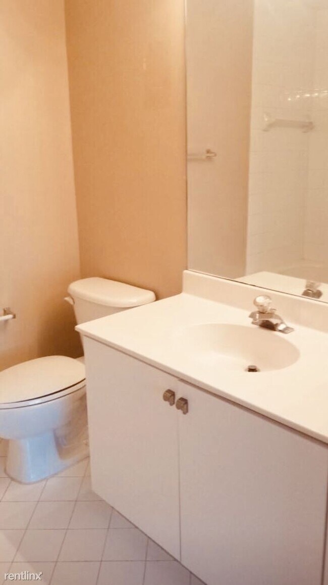 Building Photo - 3 br, 2 bath  - Cove Briarbay