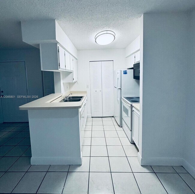Building Photo - 1237 SW 46th Ave