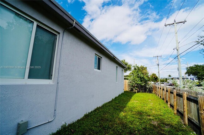 Foto del edificio - 1505 SW 27th Ct