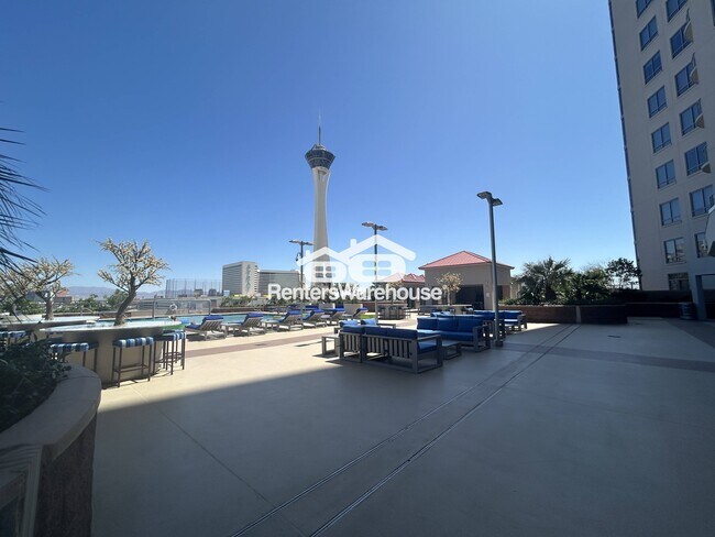 Foto del edificio - 200 W Sahara Ave