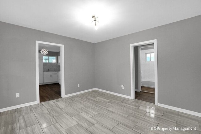 Building Photo - 280 S Warren Ave