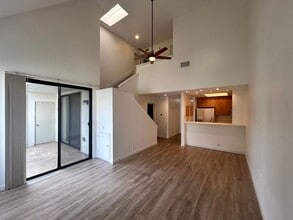 Building Photo - 2218 River Run Dr