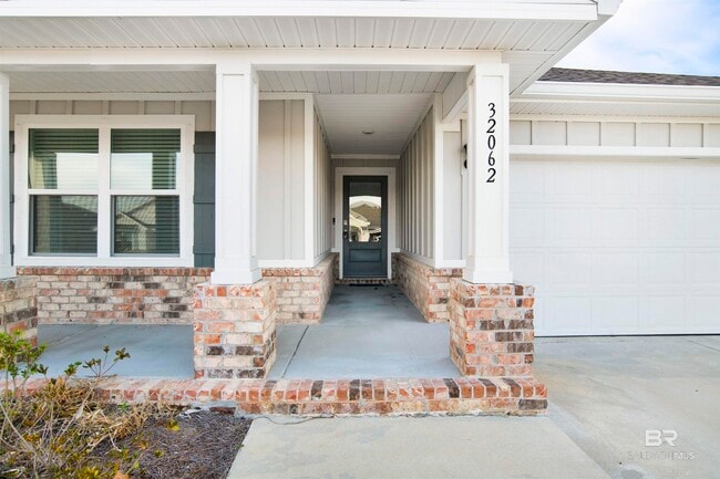 Foto del edificio - 32062 Lyon Rd