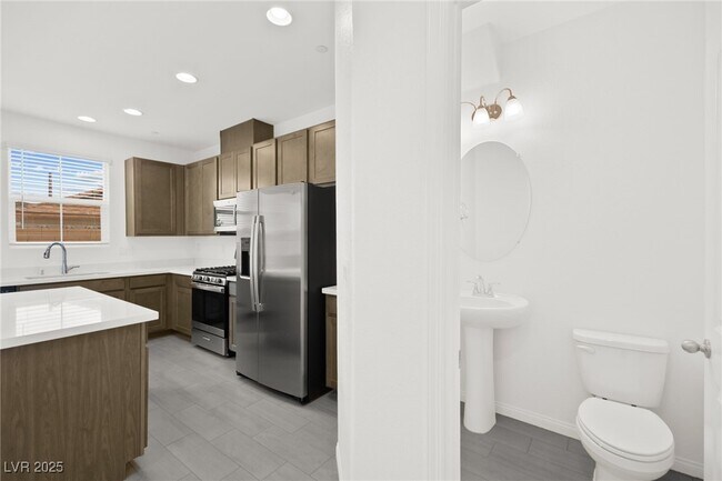 Foto del edificio - 10140 Glen Aulin St