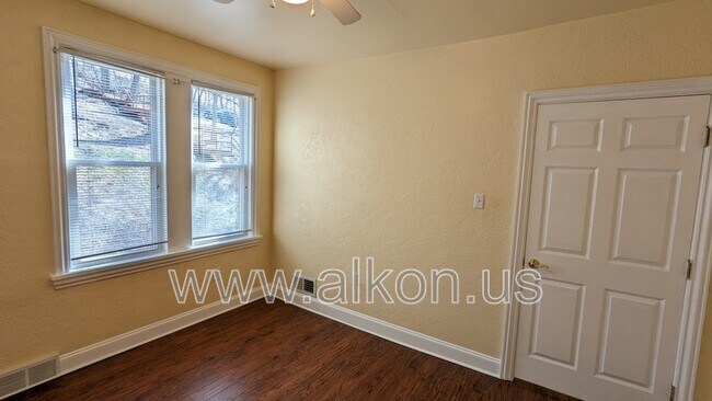 Building Photo - 1401 Nobles Ln