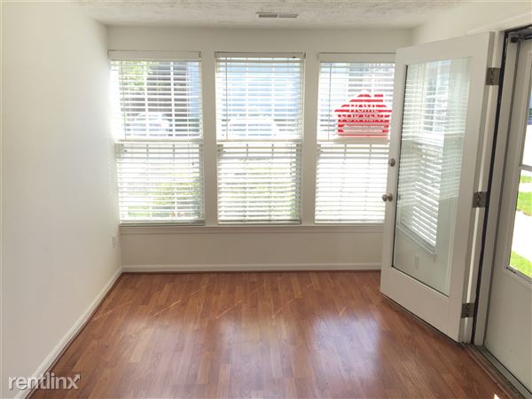 Primary Photo - 3560 Sherbrooke Cir