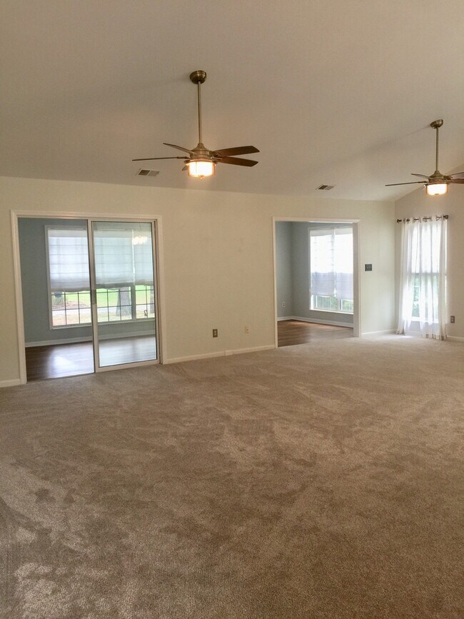 Foto del edificio - Woodlake Village - Adult Community
