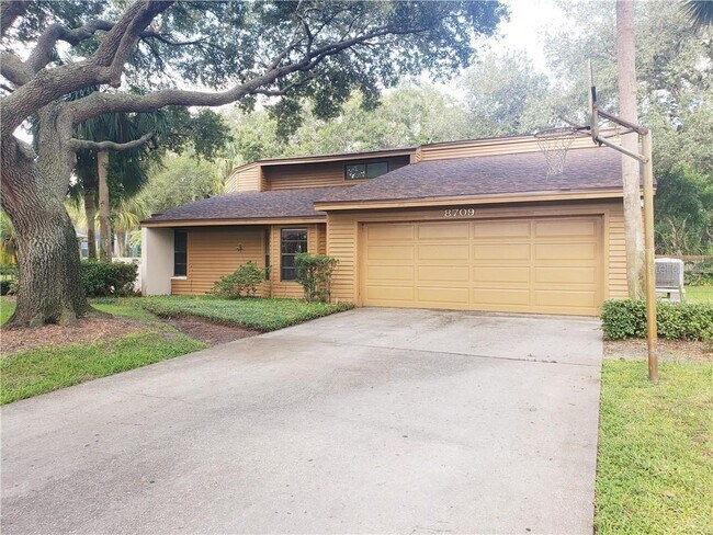 Building Photo - 8709 Baywood Park Dr