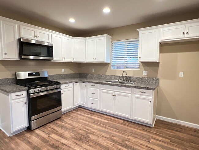 Foto del edificio - Northeast Bakersfield