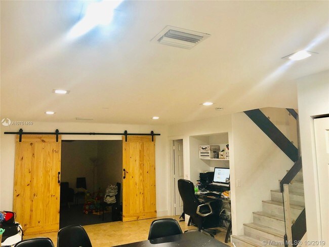 Foto del edificio - 4902 SW 32nd Way