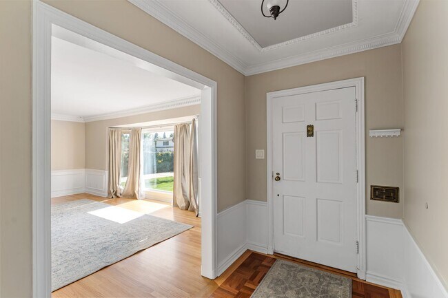 Foto del edificio - Single-story 3+3 in Woodland Hills w/appli...