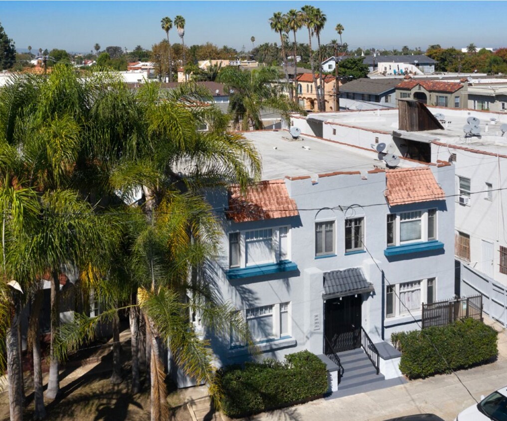 Building Photo - 391 Ximeno Ave
