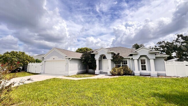 Foto del edificio - Huge!! 3 bedroom 2 bath in Deltona Lakes. ...