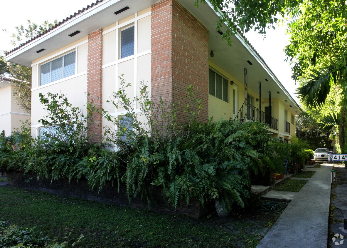 Foto del edificio - 414 Valencia Ave