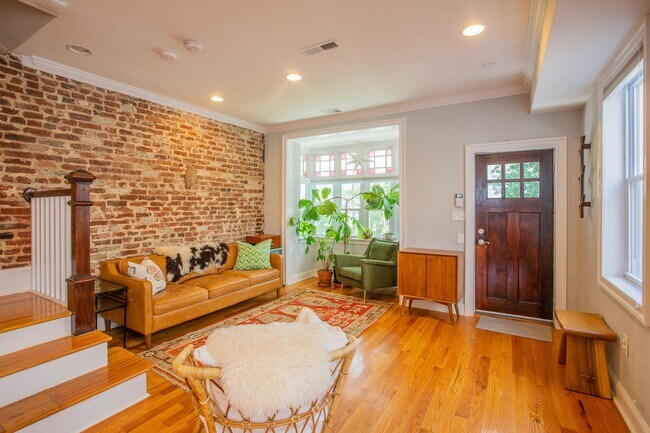 Building Photo - Exquisite 4 BR/3.5 BA EOG Townhome in Takoma!
