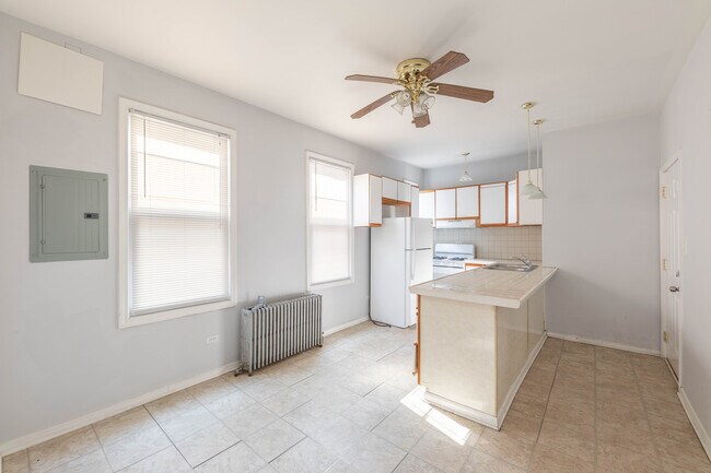 Building Photo - 5025 W 31st St