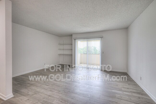 Building Photo - 515 Basswood Ave